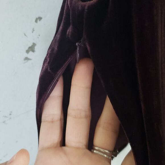 JOSEPHINE CHAUS Women's Crinkled Velvet Silk Blend Old Money Top Plum Size 6 - Picture 6 of 9